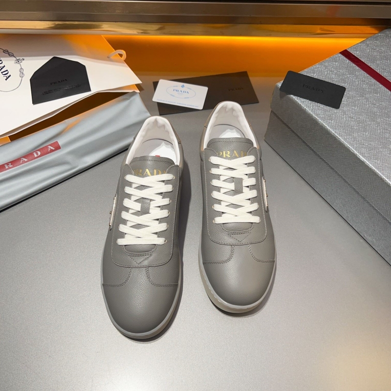 Pra*a sneakers